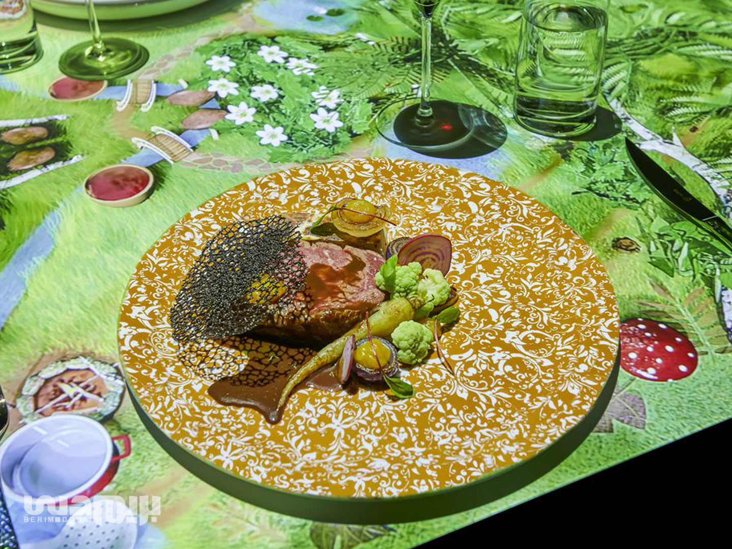 رستوران سِوِن پینتینگز دبی